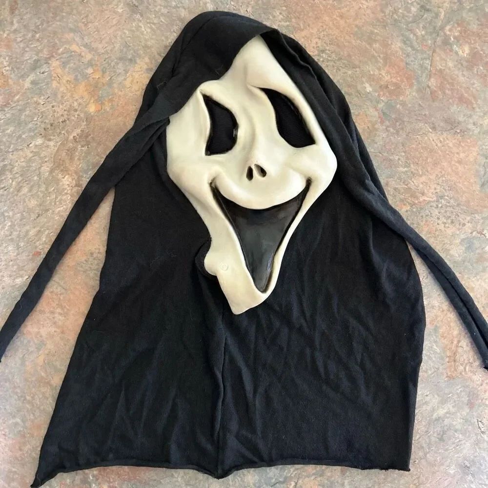 Vintage fun world DIV ghost face mask